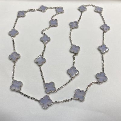گردنبند طلايي 86 سانتي متر و 18 کارت و طلايي سفيد