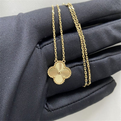 16.54 นิ้ว Alhambra Pendant Necklace 18K ทองเหลือง ยี่ห้อเครื่องประดับ