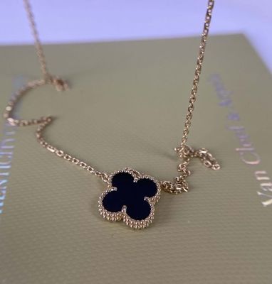 42 ซม วีซีเอ 18k โกลด์ คอเลนเซอร์ ราคาในกาตาร์ 18k โกลด์แบนเดนเดนท์