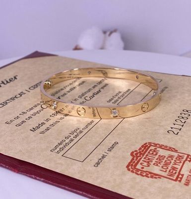 6.1 มิลลิเมตร 18k ทองคําแท้ สร้อยข้อมือ Cartier แฟวร์ สร้อยข้อมือทองคําขาว 4 เพชร