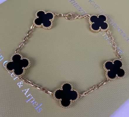 แวน คลีฟ อาร์เพลส์ สร้อยข้อมือทอง 18k สร้อยข้อมือทองเหลือง 18k สร้อยข้อมือเชือก 5 motif เครื่องประดับกาตาร์