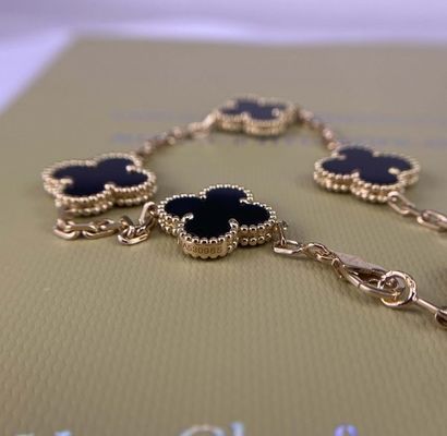 แวน คลีฟ อาร์เพลส์ สร้อยข้อมือทอง 18k สร้อยข้อมือทองเหลือง 18k สร้อยข้อมือเชือก 5 motif เครื่องประดับกาตาร์