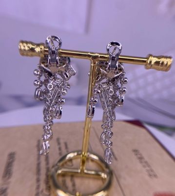 5.63 คาราท ปานเทอร์ De 18k ทองหูข้อมือทองขาว 18k หูข้อมือกับทอง Emeralds Onyx เพชร