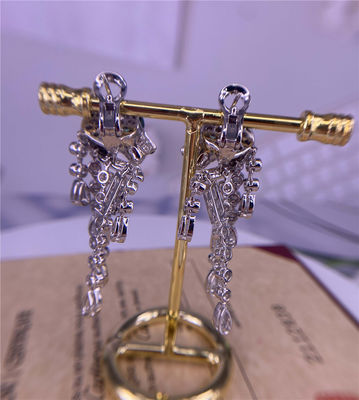 5.63 คาราท ปานเทอร์ De 18k ทองหูข้อมือทองขาว 18k หูข้อมือกับทอง Emeralds Onyx เพชร