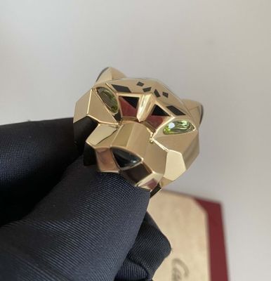 Panthere De Cartier แหวนทองเหลืองสีเหลือง 18K สะอาดด้วยสีเลค Peridots Onyx ยี่ห้อเครื่องประดับที่ดีที่สุดในอเมริกา