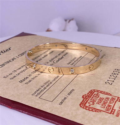 6.1 มิลลิเมตร 18k ทองคําแท้ สร้อยข้อมือ Cartier แฟวร์ สร้อยข้อมือทองคําขาว 4 เพชร