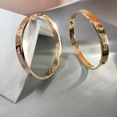 เครื่องประดับ Custom Made 18K Gold Bracelets Cartier Love Bracelet 0.4 คารา