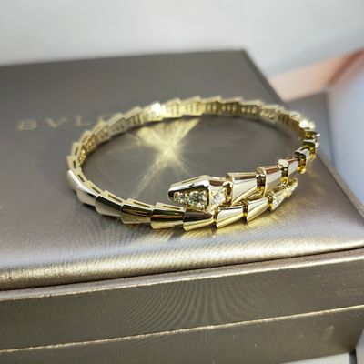 VVS ไดมอนด์ 18K สร้อยข้อมือทองคํา 0.48 คาราทของทองคํา Luxury Brands เครื่องประดับ