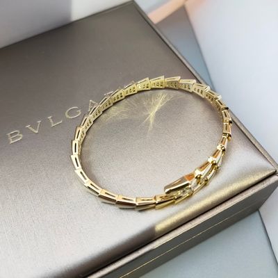 VVS ไดมอนด์ 18K สร้อยข้อมือทองคํา 0.48 คาราทของทองคํา Luxury Brands เครื่องประดับ