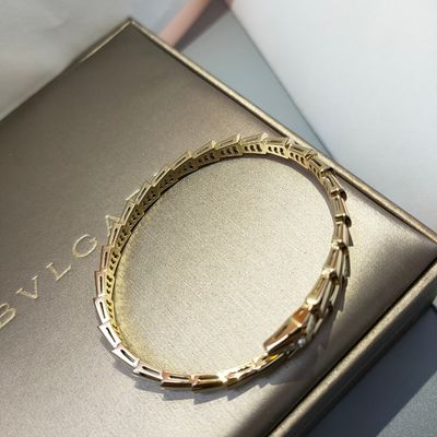 VVS ไดมอนด์ 18K สร้อยข้อมือทองคํา 0.48 คาราทของทองคํา Luxury Brands เครื่องประดับ