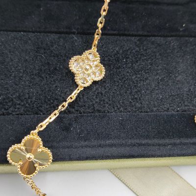 VCA 18K Gold Necklaces With Natural Diamond Stone วินเทจ อัลฮัมบร่า คอคาวาว