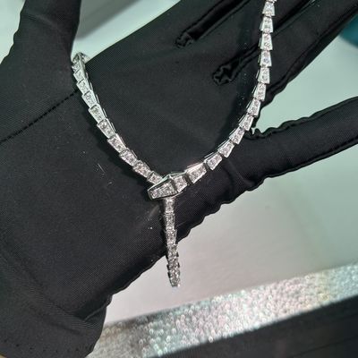 Serpenti Viper Slim Ожерелье в 18 кт белого золота, набор с полным паве бриллиантов высокие ювелирные изделия